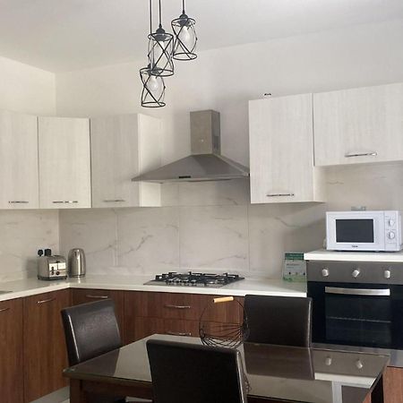 Apartment Triq Is-Silla Marsaskala Buitenkant foto