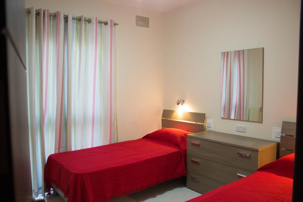 Apartment Triq Is-Silla Marsaskala Kamer foto